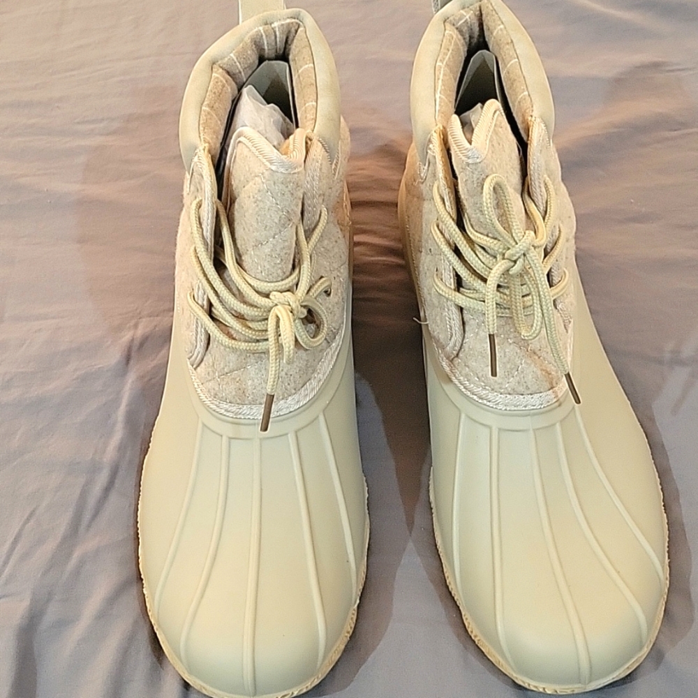 GYPSY JAZZ - CREAM "QUACK" BOOTS